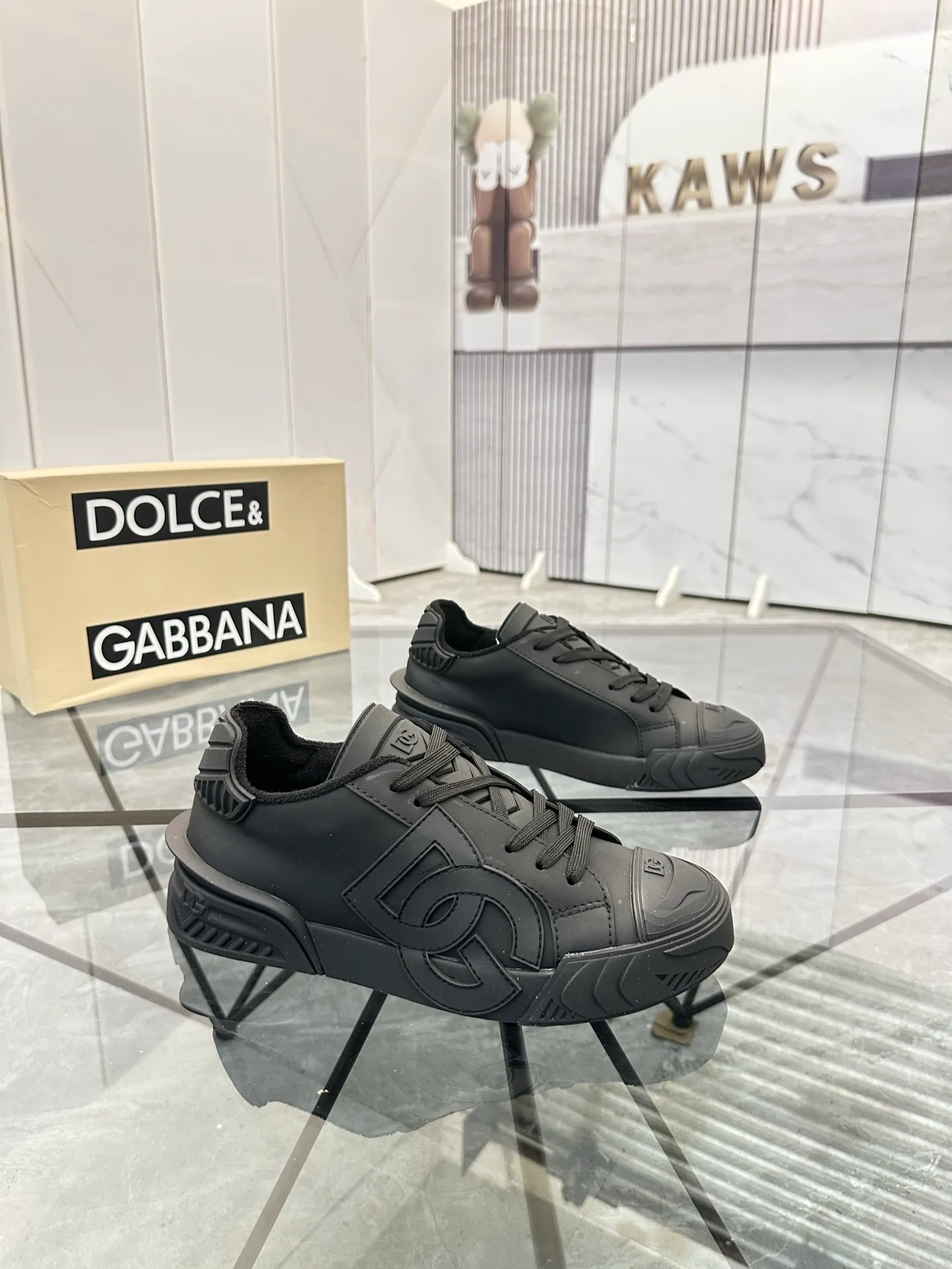 Men's shoes for sale 💰: 💰P500¥ Product trademark: DG* "Dolce & Gabbana*" low-cut casual shoes Regular size: 35-45 (can be customized to 46) Couple style Product material: imported silk leather upper, breathable lining, original outsole. Number: 803